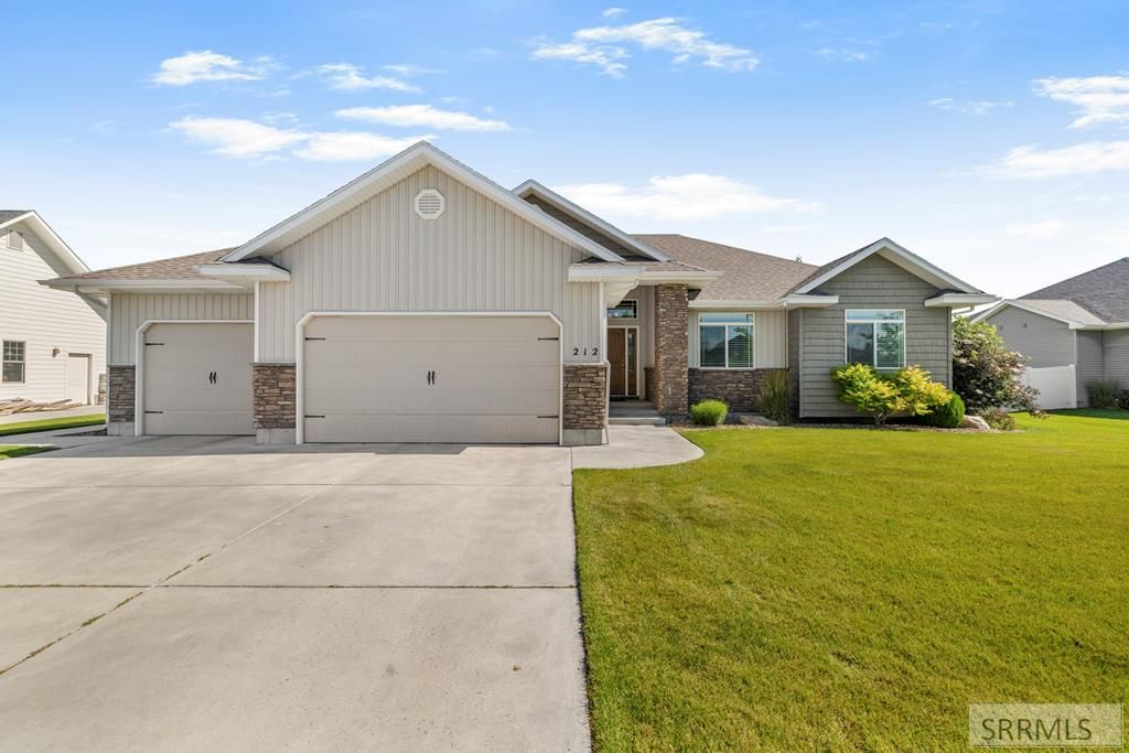 Image 1 of property listing at 212 Calistoga Drive, Idaho Falls, ID 83404