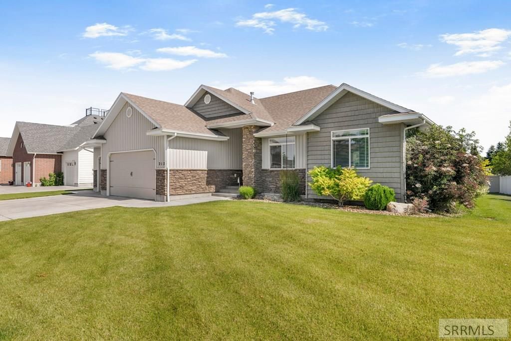 Image 3 of property listing at 212 Calistoga Drive, Idaho Falls, ID 83404