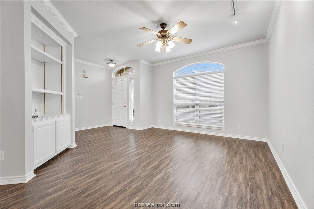 204 Fraternity Row, College Station, TX 77845 — photo 2
