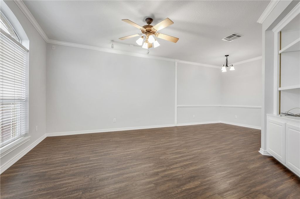 204 Fraternity Row, College Station, TX 77845 — photo 3