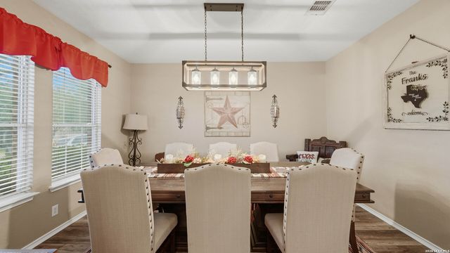 736 San Luis, New Braunfels, TX 78132
