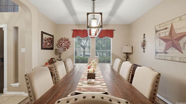 736 San Luis, New Braunfels, TX 78132