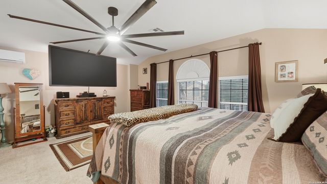 736 San Luis, New Braunfels, TX 78132