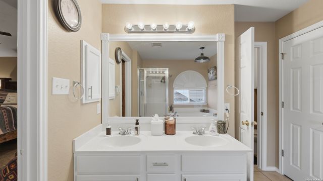 736 San Luis, New Braunfels, TX 78132