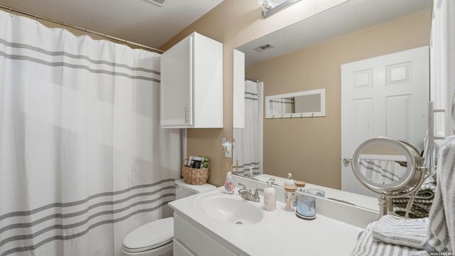 736 San Luis, New Braunfels, TX 78132
