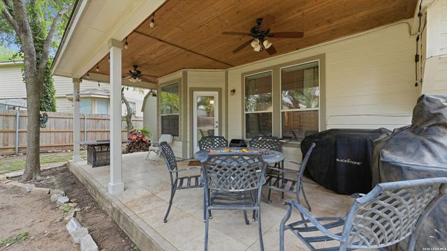 736 San Luis, New Braunfels, TX 78132