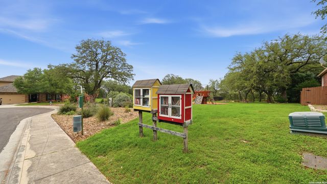 736 San Luis, New Braunfels, TX 78132