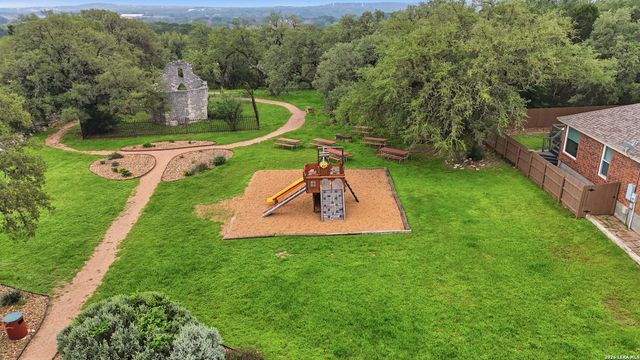 736 San Luis, New Braunfels, TX 78132