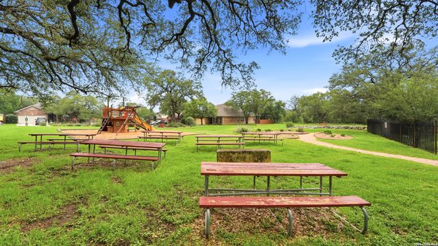 736 San Luis, New Braunfels, TX 78132