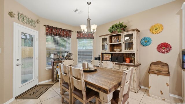 736 San Luis, New Braunfels, TX 78132