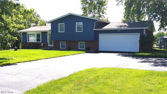 13299 Carnation Avenue NW, Hartville, OH 44632