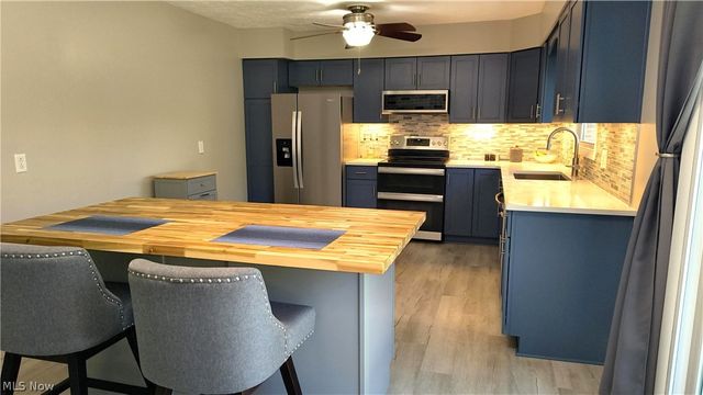 13299 Carnation Avenue NW, Hartville, OH 44632