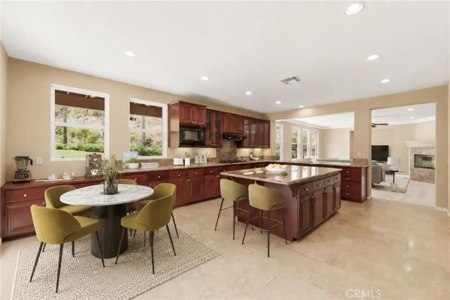 1014 Skyline Place, San Marcos, CA 92078