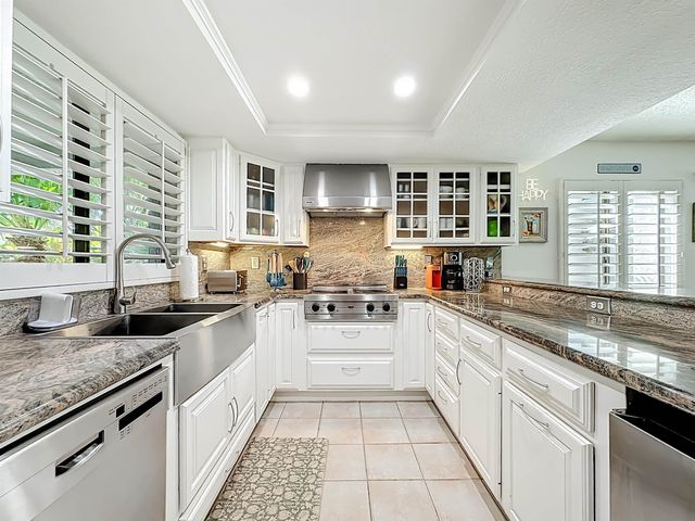 51 Village Del Lago Cir, St Augustine, FL 32080