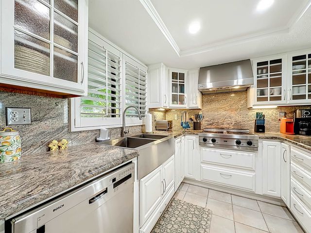 51 Village Del Lago Cir, St Augustine, FL 32080