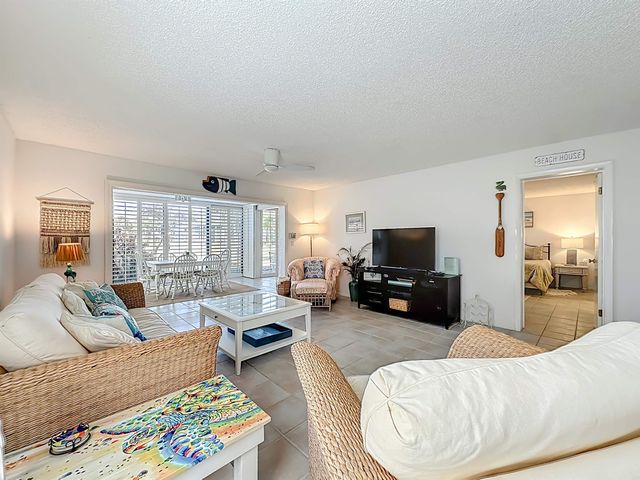 51 Village Del Lago Cir, St Augustine, FL 32080