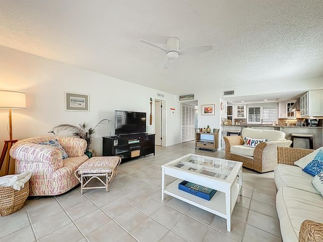 51 Village Del Lago Cir, St Augustine, FL 32080