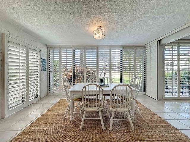 51 Village Del Lago Cir, St Augustine, FL 32080