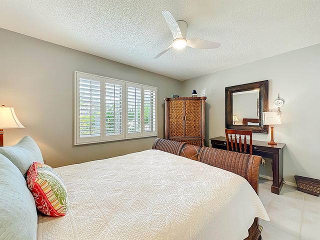 51 Village Del Lago Cir, St Augustine, FL 32080