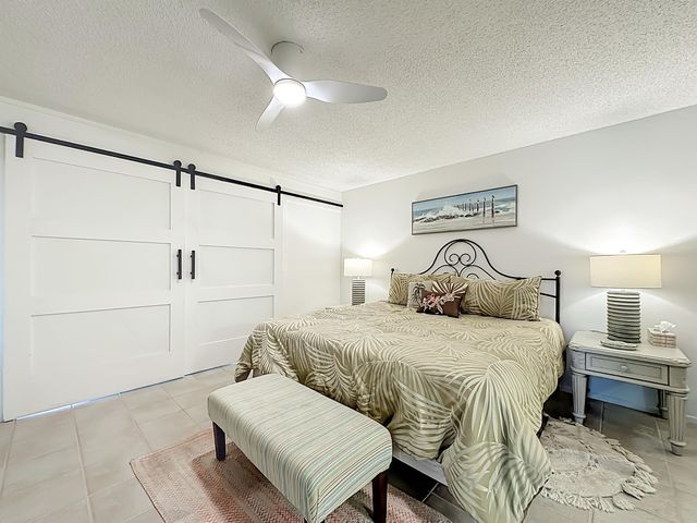 51 Village Del Lago Cir, St Augustine, FL 32080