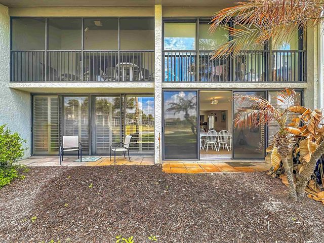 51 Village Del Lago Cir, St Augustine, FL 32080