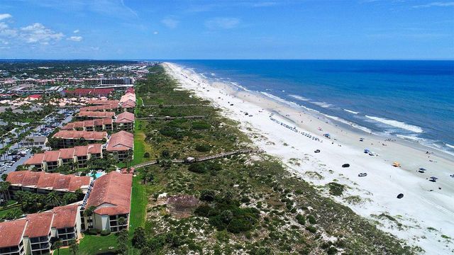 51 Village Del Lago Cir, St Augustine, FL 32080