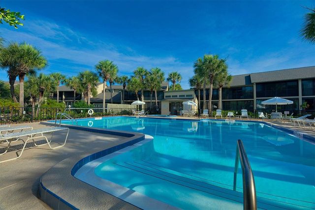 51 Village Del Lago Cir, St Augustine, FL 32080