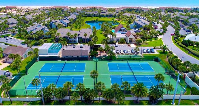 51 Village Del Lago Cir, St Augustine, FL 32080