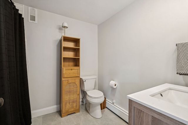 8 Skyview Ln, Woburn, MA 01801