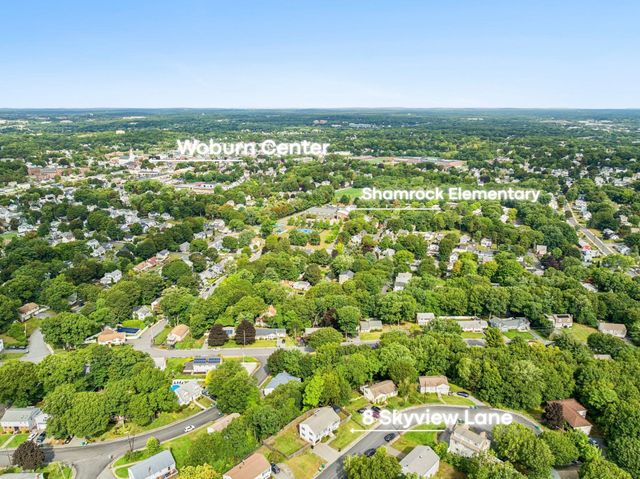 8 Skyview Ln, Woburn, MA 01801