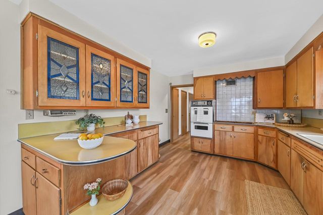 8766 Parkview COURT, Wauwatosa, WI 53226