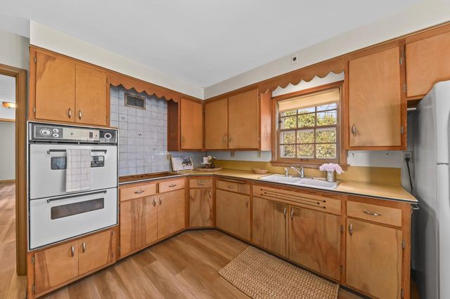 8766 Parkview COURT, Wauwatosa, WI 53226