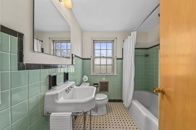 8766 Parkview COURT, Wauwatosa, WI 53226