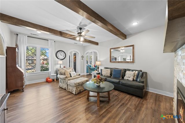 1005 E 14th Street, Cameron, TX 76520