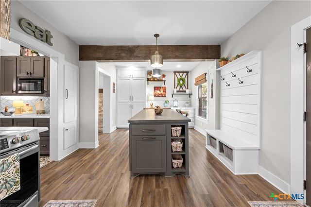 1005 E 14th Street, Cameron, TX 76520