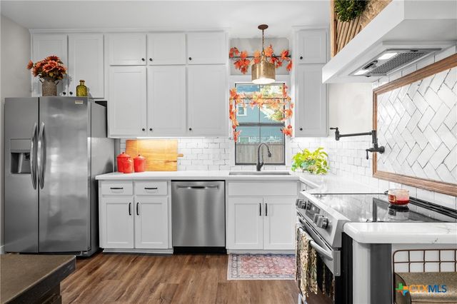 1005 E 14th Street, Cameron, TX 76520