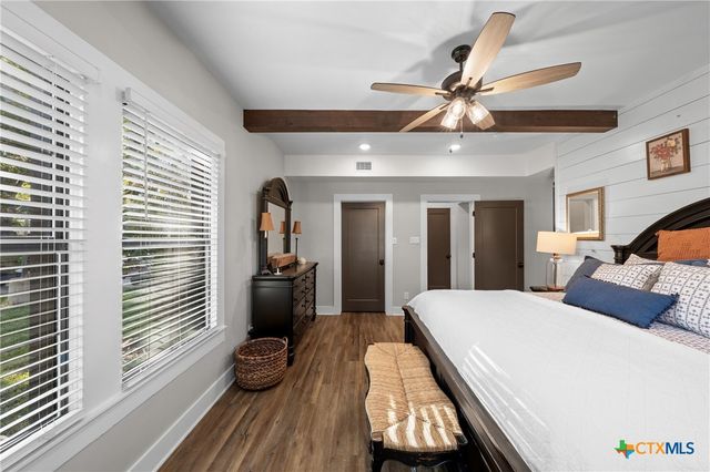 1005 E 14th Street, Cameron, TX 76520