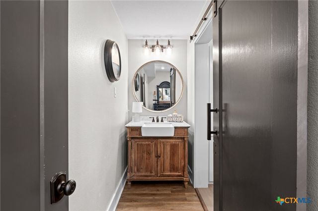 1005 E 14th Street, Cameron, TX 76520