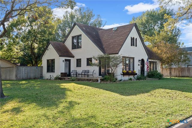 1005 E 14th Street, Cameron, TX 76520