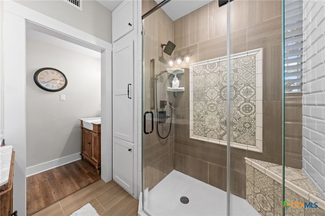 1005 E 14th Street, Cameron, TX 76520