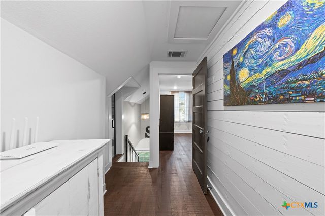 1005 E 14th Street, Cameron, TX 76520