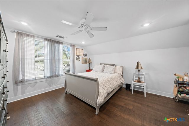 1005 E 14th Street, Cameron, TX 76520