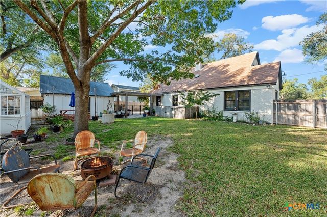 1005 E 14th Street, Cameron, TX 76520