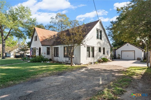 1005 E 14th Street, Cameron, TX 76520