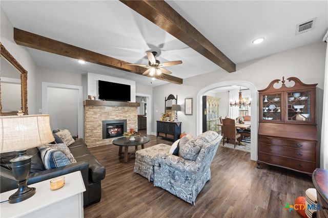 1005 E 14th Street, Cameron, TX 76520