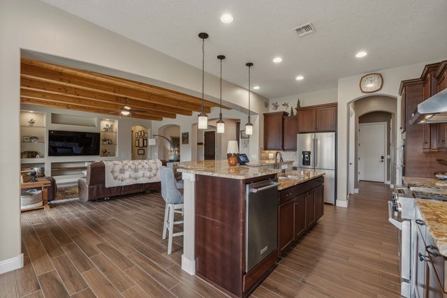 4687 Las Plazuelas, Santa Fe, NM 87507