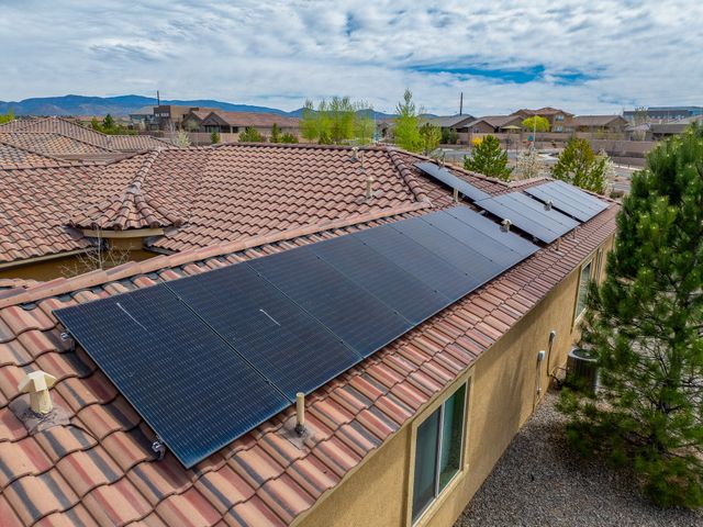 4687 Las Plazuelas, Santa Fe, NM 87507