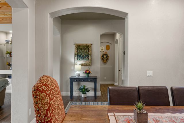 4687 Las Plazuelas, Santa Fe, NM 87507