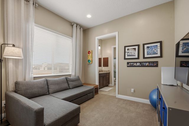 4687 Las Plazuelas, Santa Fe, NM 87507