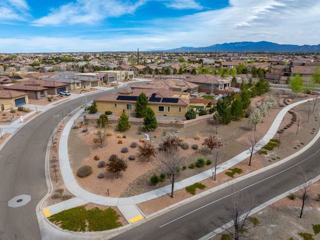 4687 Las Plazuelas, Santa Fe, NM 87507